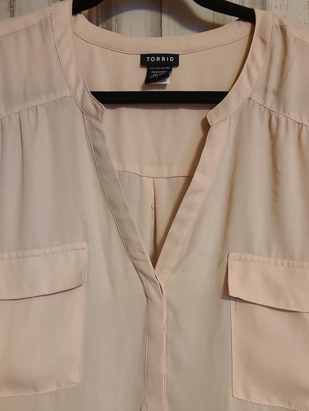 torrid Pale Blush Pink V-Neck Tunic with Front Flap Pockets - Picture 4 of 5